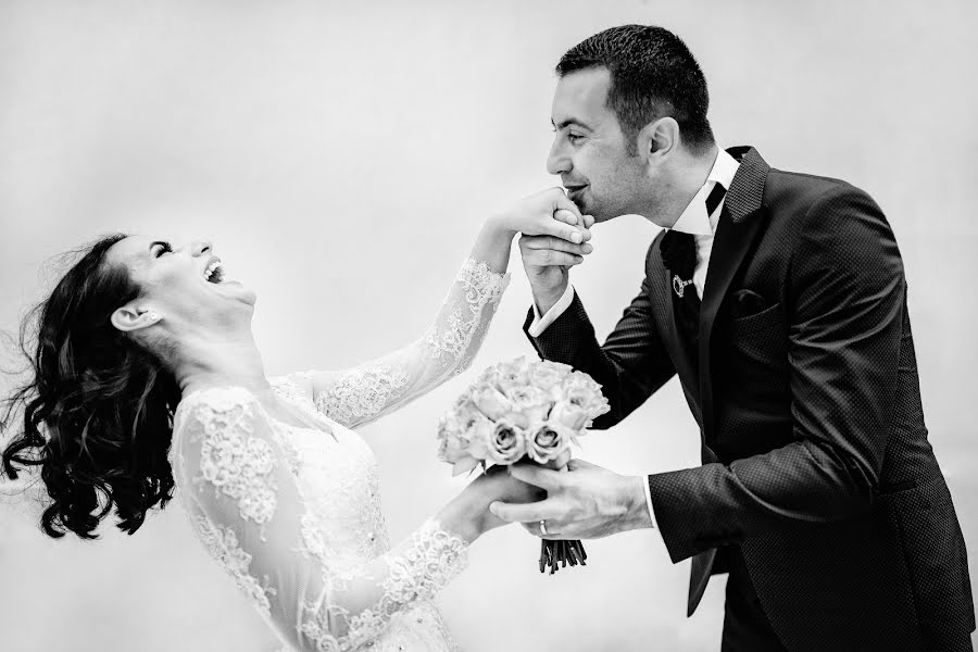 ช่างภาพงานแต่งงาน Laurentiu Nica (laurentiunica) ภาพเมื่อ 20 มิถุนายน 2019