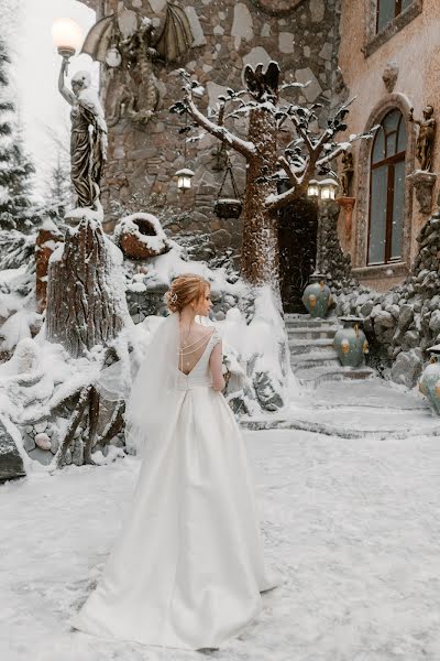 Fotógrafo de casamento Yulya Maslova (maslovayulya). Foto de 5 de fevereiro 2020