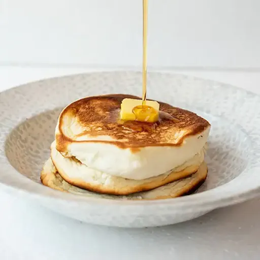 Classic Pancake With Maple Syrup