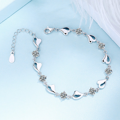 Title 3, Womens Fashion Simple Heart Bracelet, a stylis...