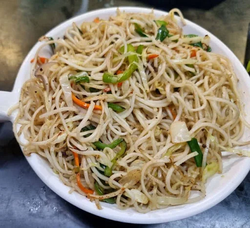 Veg Hakka Noodles [1 Litre]