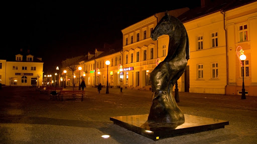 Monument of Horse's Head in Ko