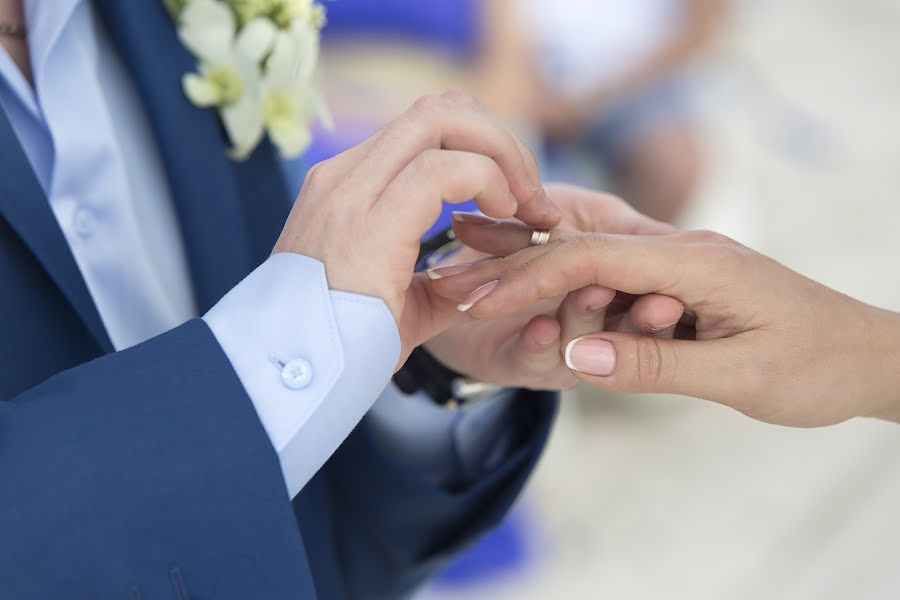 Fotógrafo de casamento Aleks Dyadyushko (diadiushko). Foto de 21 de dezembro 2016