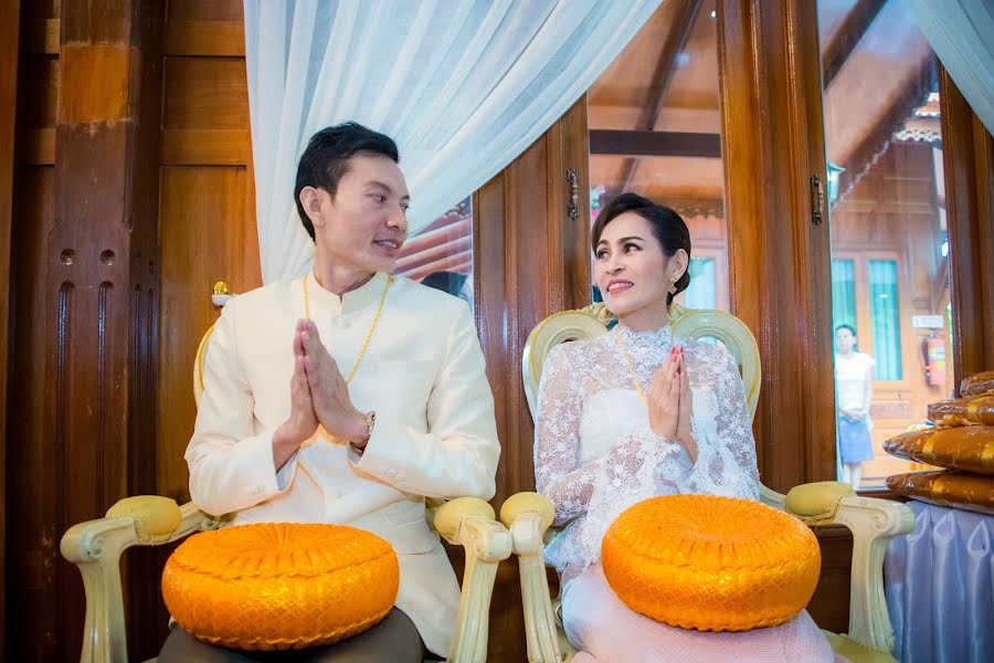 Fotografo di matrimoni Nattawut Kojchapoom (cmanproduction). Foto del 8 settembre 2020