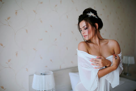 Fotógrafo de casamento Kseniya Tkachenko (fotovnsk). Foto de 17 de maio 2019