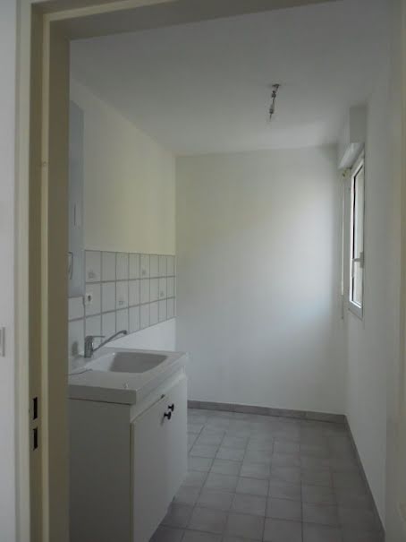 Location  appartement 1 pièce 37 m² à Nimes (30000), 475 €