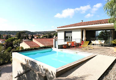 Maison avec piscine et terrasse 18