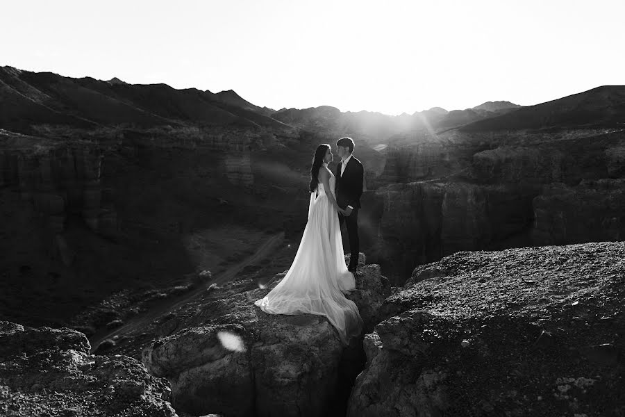 Fotógrafo de casamento Zhandarbek Uapov (uapov). Foto de 6 de março 2022