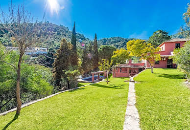 Maison avec piscine et terrasse 10