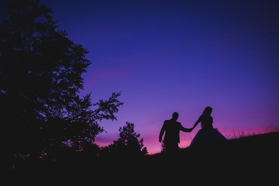 Fotografo di matrimoni Gyöngyike Datki (datkiphotos). Foto del 6 luglio 2017