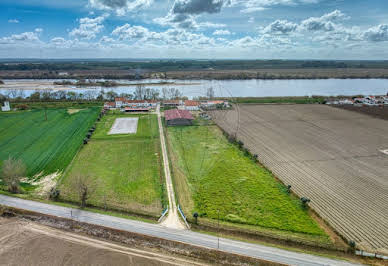 Farmhouse with pool 3