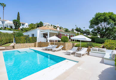 Villa avec piscine et terrasse 19