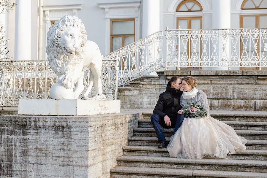 Fotografo di matrimoni Elvira Gilmanova (gilmanovaer). Foto del 8 dicembre 2019