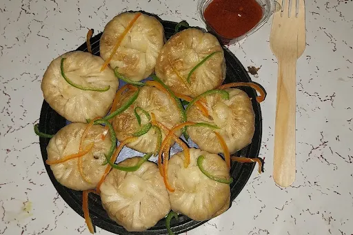 Veg Momos [8 Pieces]