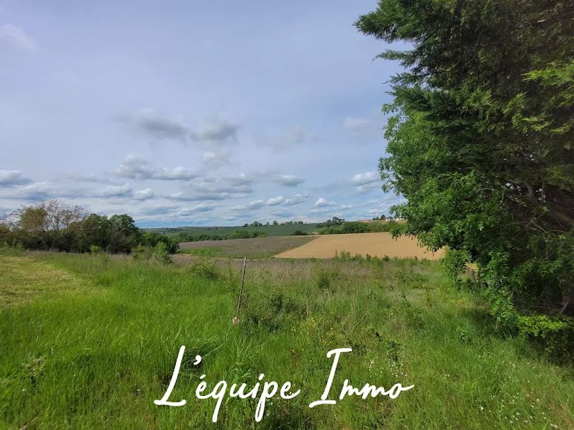 Vente terrain  2372 m² à Gimont (32200), 87 000 €