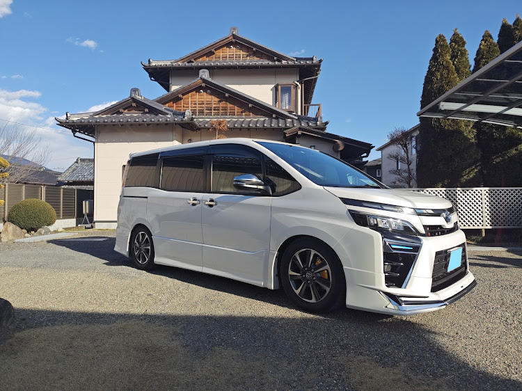 ヴォクシーのモデリスタ・イルミブレード・TRDエアロ・早く春になれ〜・いいね！をしてくれた人に感謝✨に関するカスタム事例の投稿画像1枚目