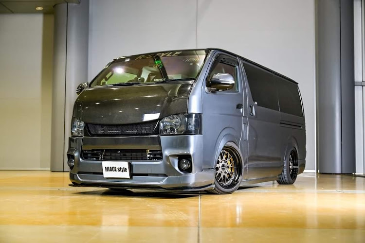 ハイエースバンの作業車・低そうで低くない少し低い車・走り重視・ファブレスミーティング・ハイエーススタイルに関するカスタム事例の投稿画像1枚目