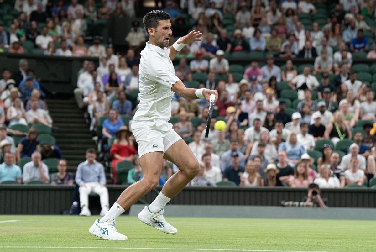 Breaking Records: Can Alcaraz Put an End to Djokovic's Wimbledon Streak? 1