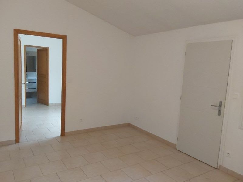 Location  appartement 1 pièce 33 m² à Carros (06510), 708 €