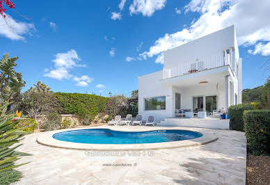 Maison avec piscine et terrasse 19