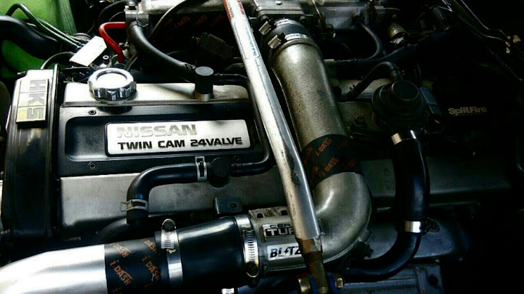 スカイラインのみんなのエンジンルーム見てみたい・エンジンルーム・R32スカイライン・RB・BLITZに関するカスタム事例の投稿画像3枚目