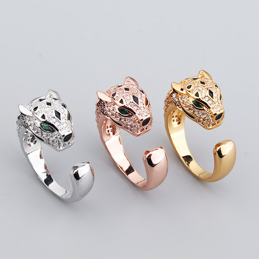 Title 4, Temperament Leopard Head Couple Ring Asia. A un...