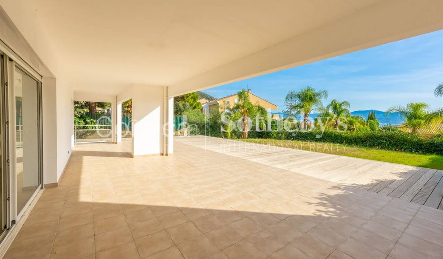 Seaside apartment with terrace Ajaccio