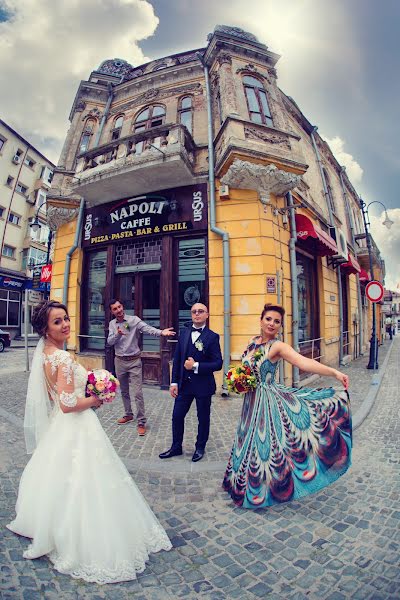 Fotógrafo de casamento Sergiu Verescu (verescu). Foto de 12 de setembro 2017