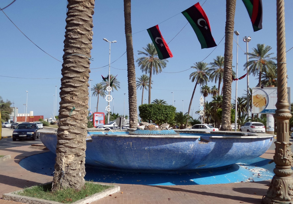 La fontana in cui si trovava la statua della donna e della gazzella, a Tripoli, il 5 novembre 2014. - Mahmud Turkia, Afp