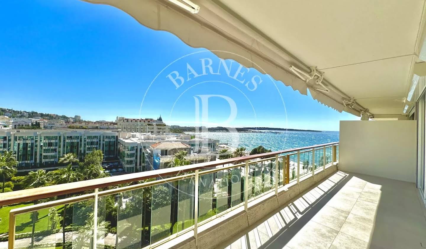 Apartment with terrace Cannes