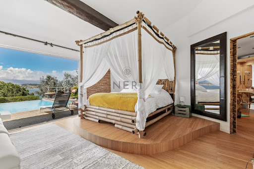 Villa with pool 5