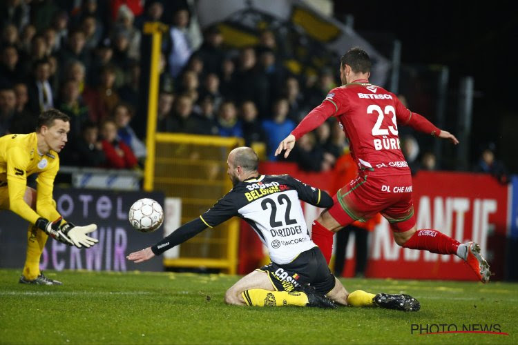 ? Hoogspanning op Daknam, fans van Lokeren en Essevee tonen duidelijke spandoeken