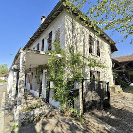 maison à Les Avenières (38)