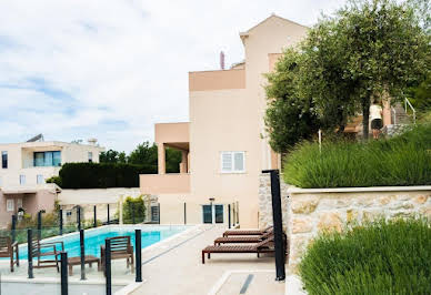 House with pool and terrace 3