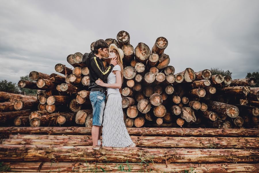 Fotógrafo de casamento Maksim Volkov (losfield). Foto de 15 de março 2016