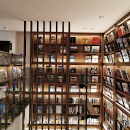 蔦屋書店 Tsutaya Bookstore(大直NOKE店)