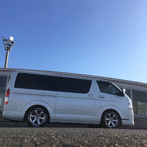 ハイエースバン TRH200V