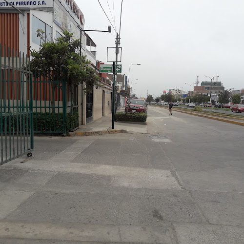 Av. Mariscal Oscar Raimundo Benavides 5342, Bellavista 07006, Perú