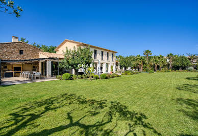 Seaside villa with pool 3