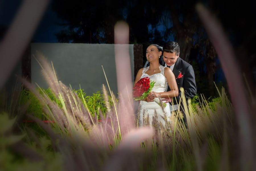 Fotógrafo de casamento Tito Nenger Art (nenger). Foto de 1 de março 2016