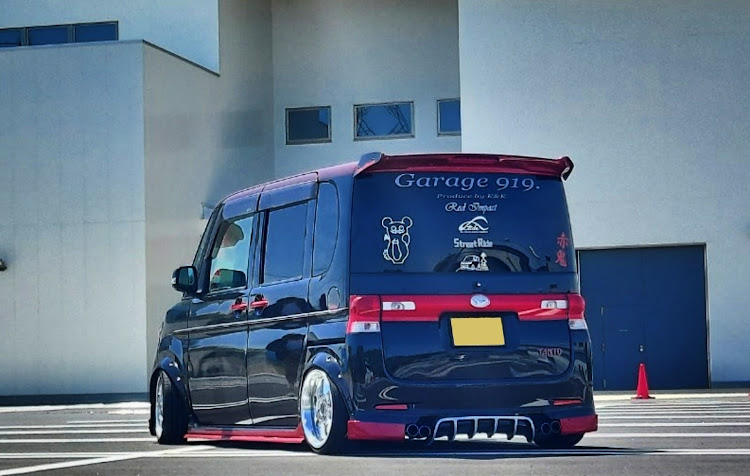 タントカスタムのフォロワーさまに感謝です😌✨・いつも いいね&コメントありがとうございます✨・DIY・愛車のお尻はこんな感じ・今年もあとわずかに関するカスタム事例の投稿画像3枚目