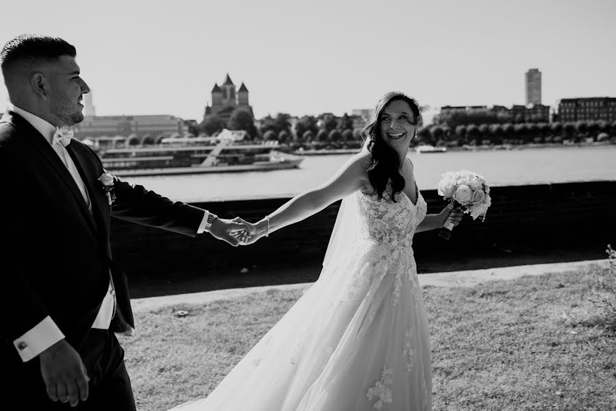 Fotógrafo de casamento Lorenzo Conti (contiphotography). Foto de 1 de janeiro 2022