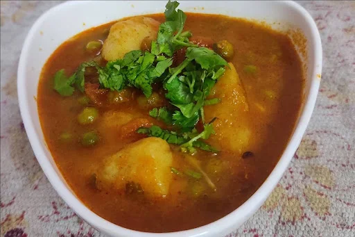 Aloo Matar [500 Ml, Serves 1]