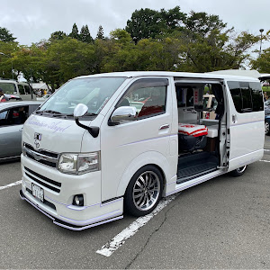 ハイエース