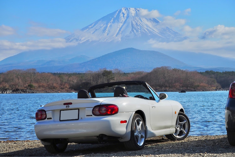インプレッサ ハッチバックの富士山・ロードスター ・NB8C・Vitz・NCP91に関するカスタム事例の投稿画像9枚目