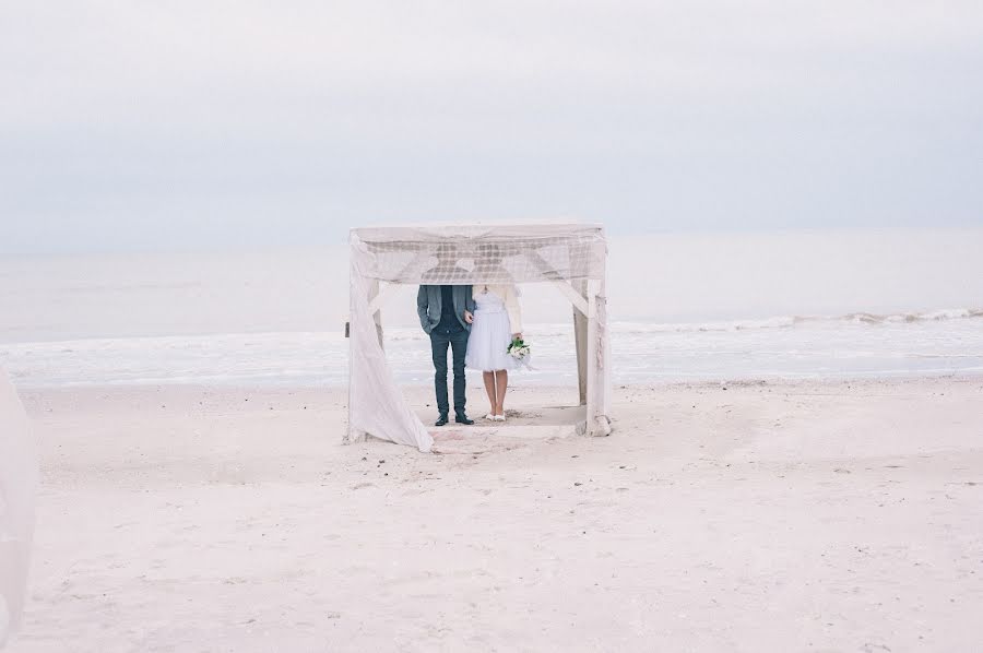 Wedding photographer Zhenya Ivanochko (angeldust). Photo of 7 April 2014