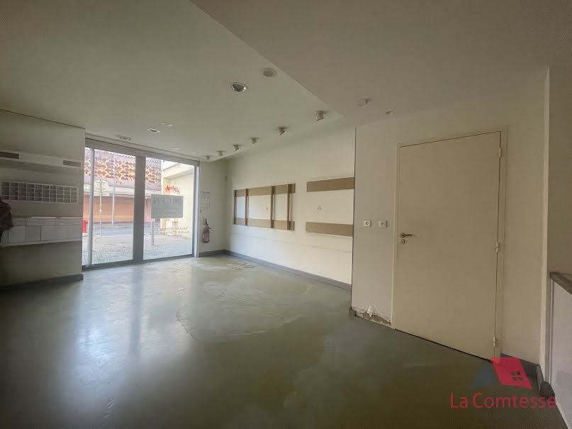 Location  locaux professionnels  76.5 m² à Aubagne (13400), 1 798 €