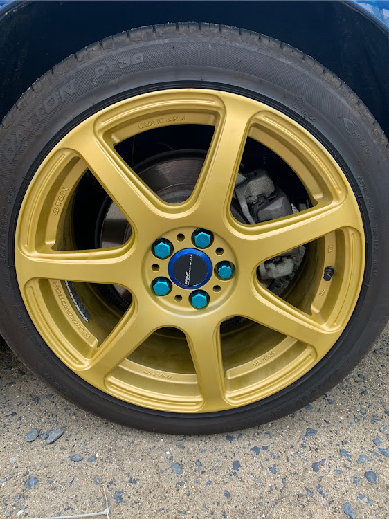 BRZのゴールドホイールに関するカスタム事例の投稿画像2枚目