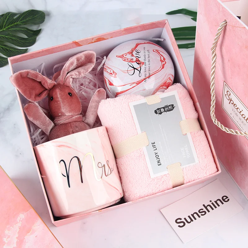 Creatieve en praktische verjaardagscadeau box. Verras met originele en nuttige cadeaus. Het perfecte cadeau om een verjaardag te vieren.