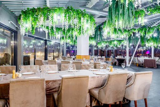 SKY8 Terrace&Grill